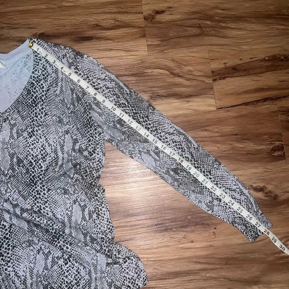 Michael Kors Black Gray Snake Skin V-Neck Long Sleeve Top Size Large